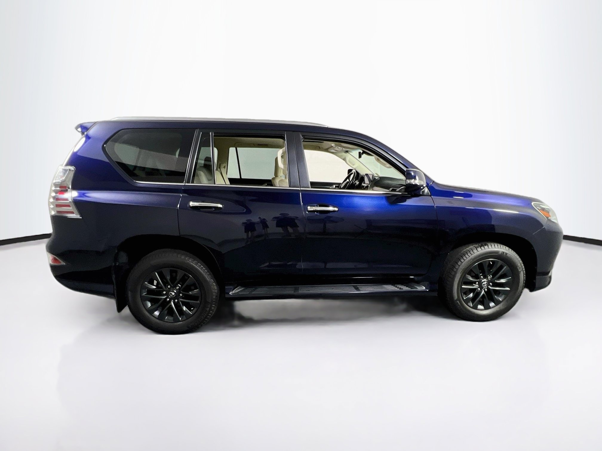 Used 2022 Lexus GX 460 Premium w/ Premium Package AWD/4WD image 4
