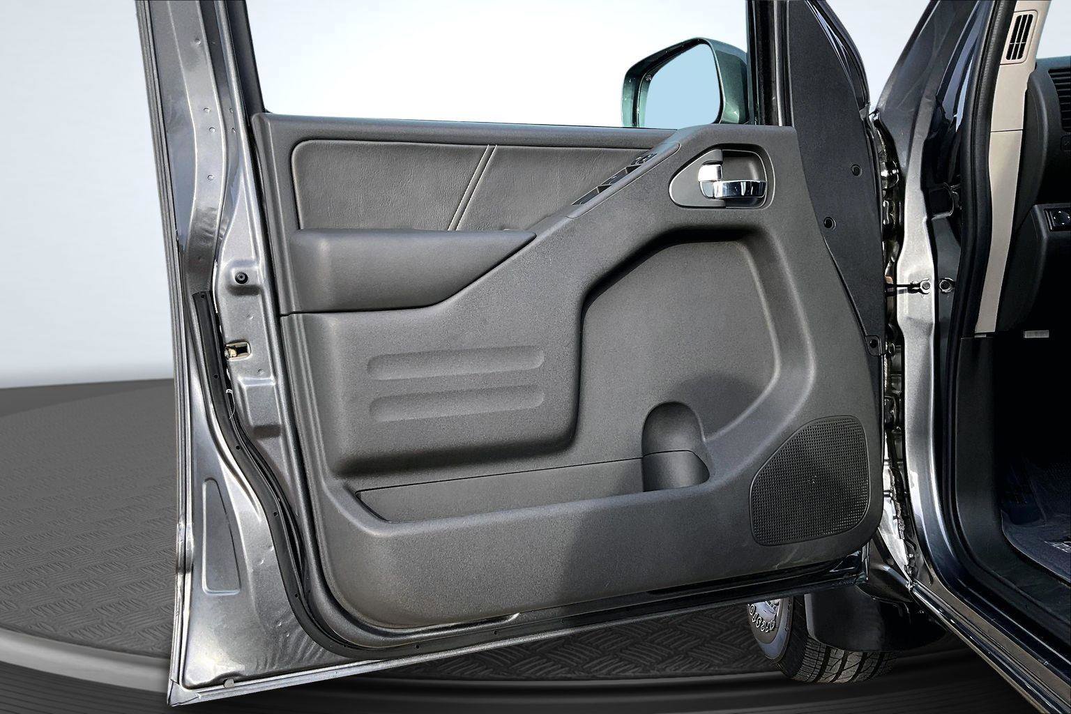 Used 2019 Nissan Frontier PRO-4X image 24