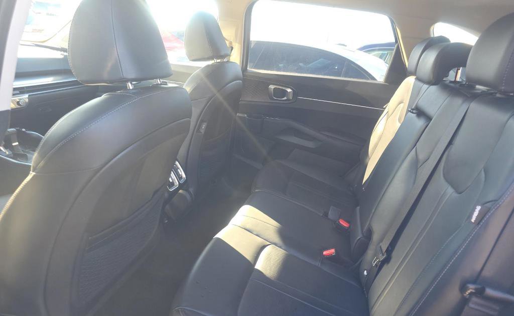 Used 2024 Kia Sorento S w/ Panoramic Sunroof Package image 11