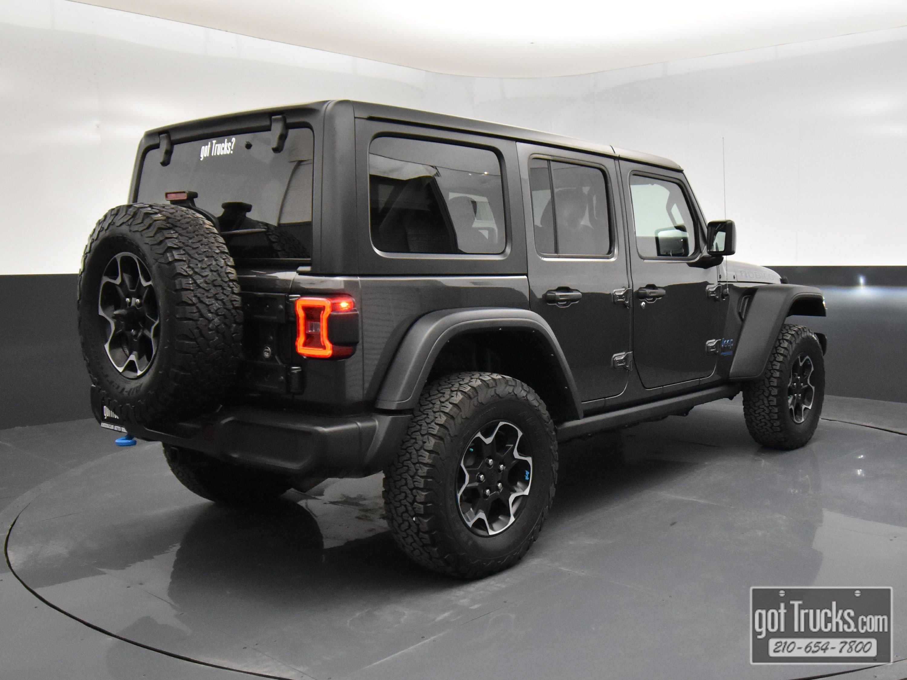 Used 2022 Jeep Wrangler Unlimited Rubicon 4xe w/ Cold Weather Group image 45