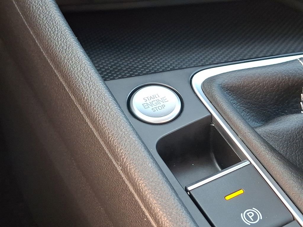 Used 2024 Volkswagen Jetta SE image 25