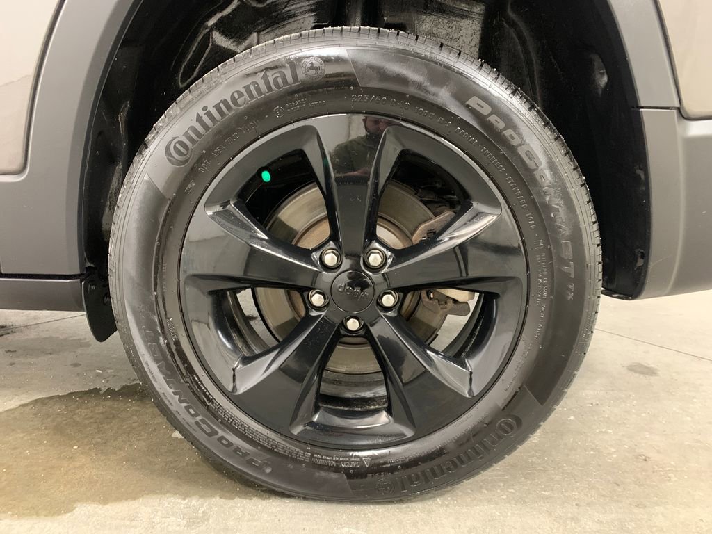 Used 2021 Jeep Cherokee Latitude Plus image 23