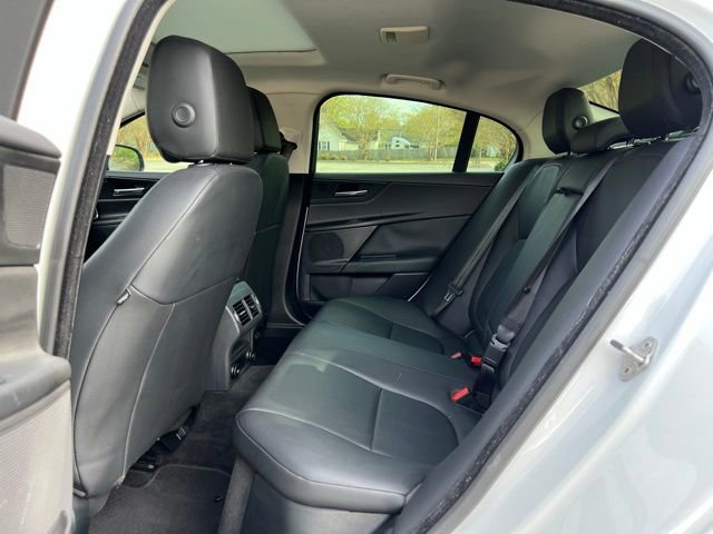 Used 2018 Jaguar XE image 15