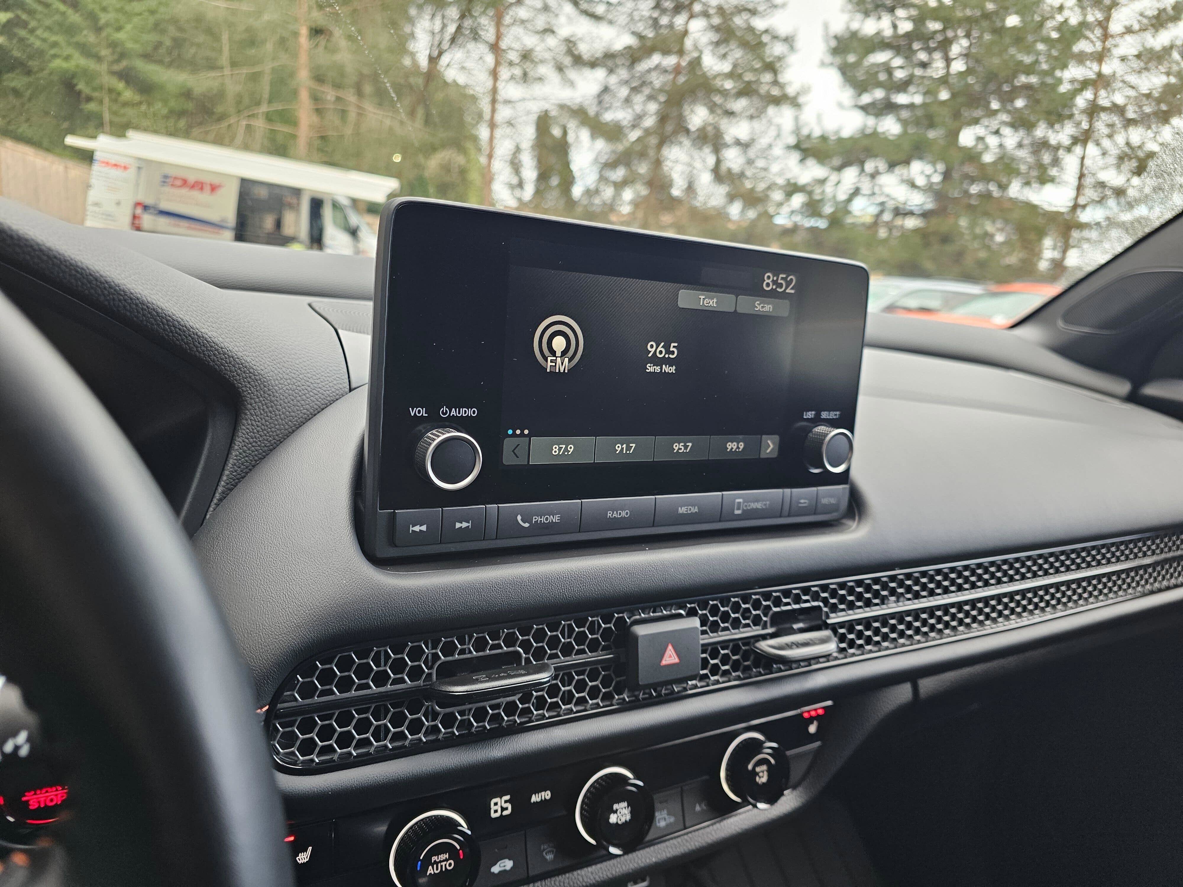 Certified 2025 Honda HR-V Sport image 25