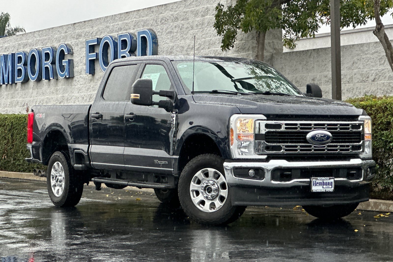 Used 2024 Ford F250 XLT image 2