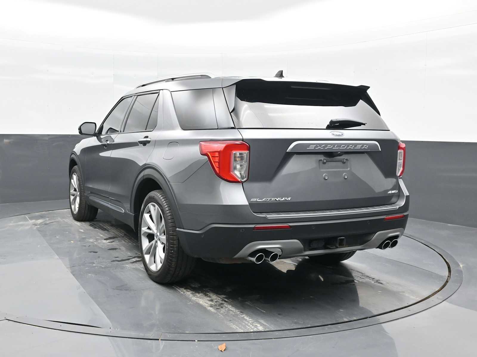 Used 2021 Ford Explorer Platinum w/ Equipment Group 601A image 2