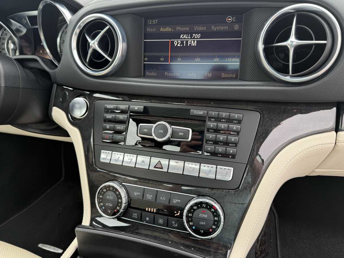 Used 2013 Mercedes-Benz SL 550 image 22