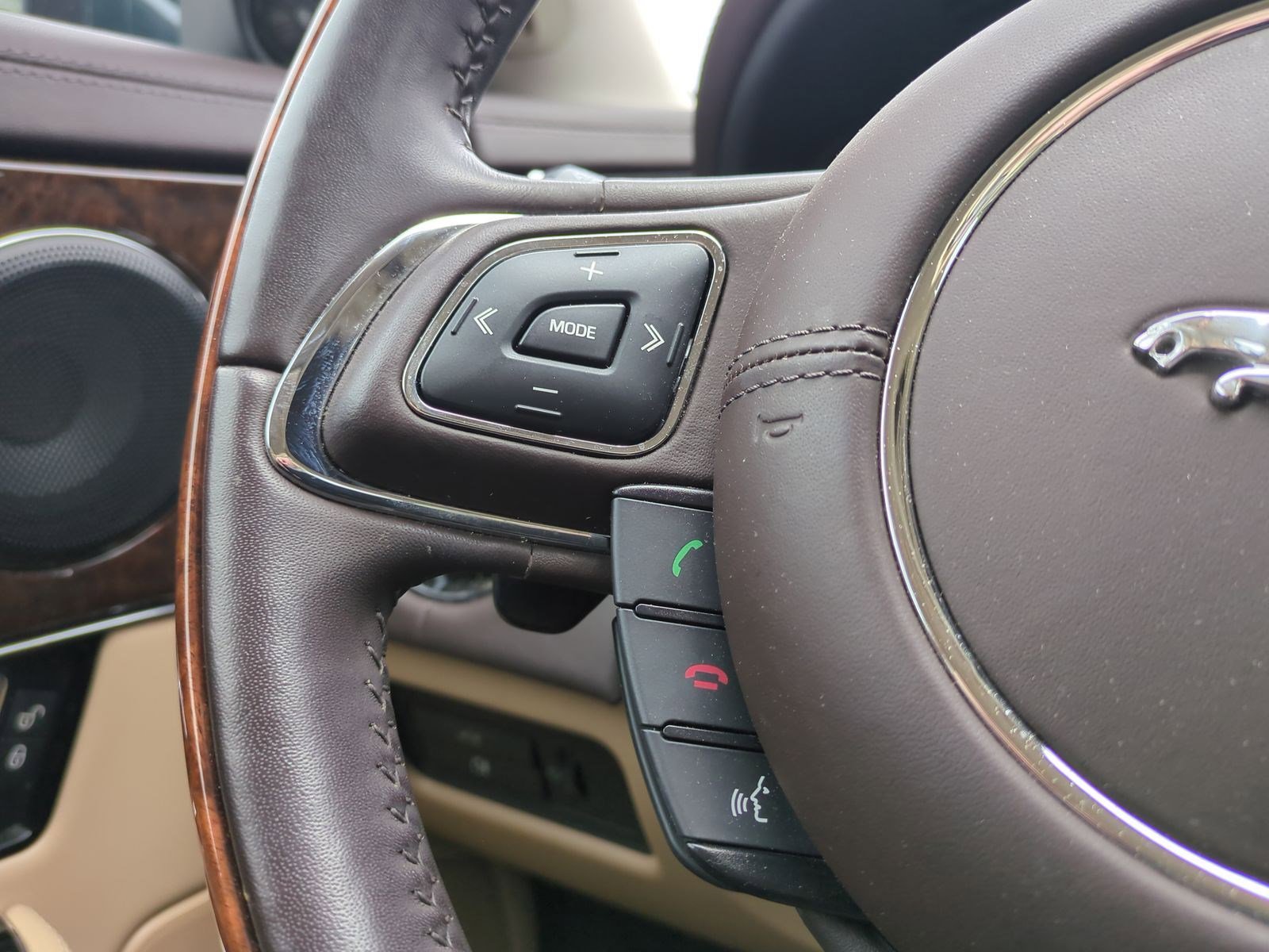 Used 2019 Jaguar XJ R-Sport AWD/4WD image 18