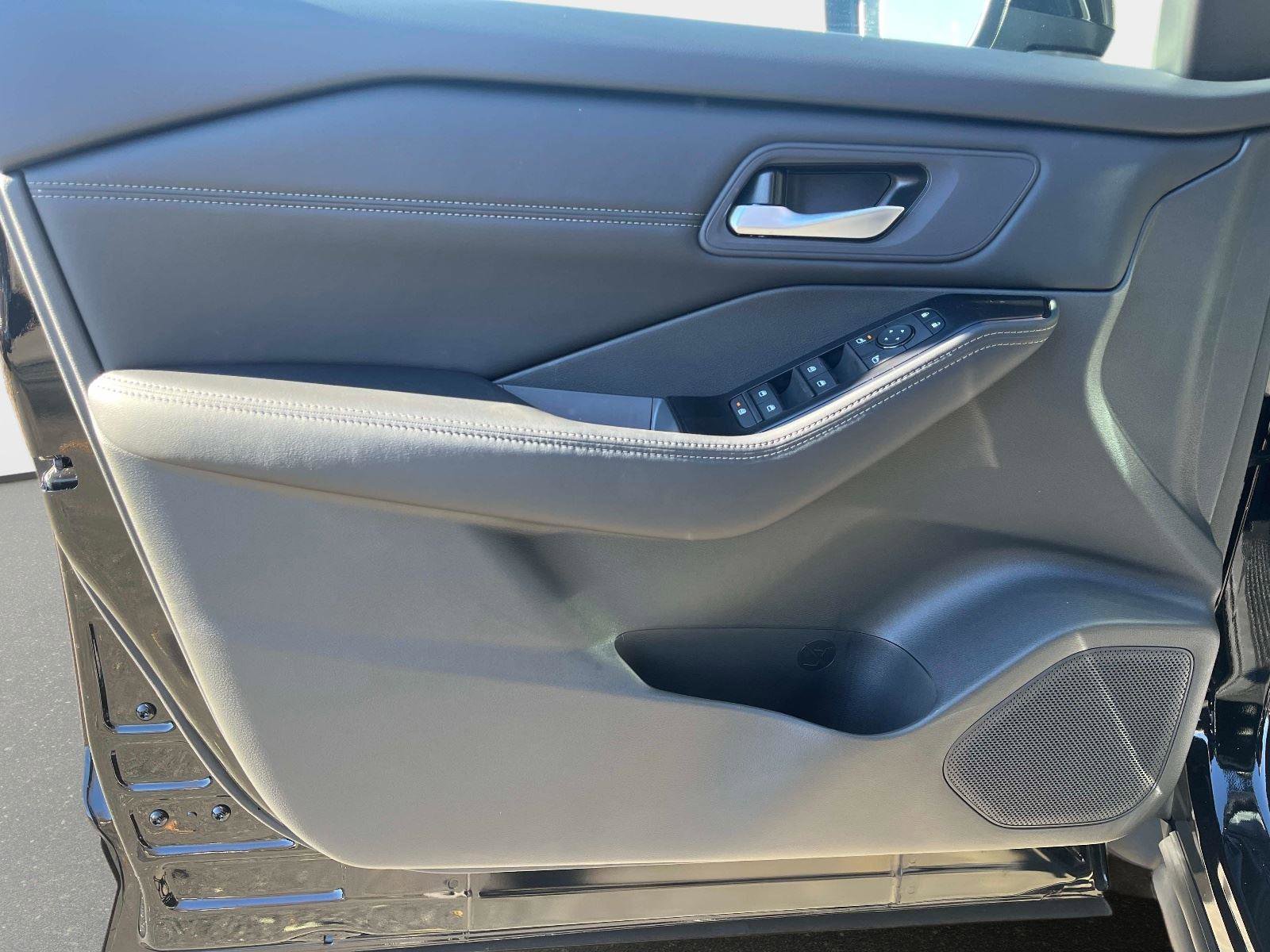 New 2026 Nissan Rogue SV w/ SV Premium Package image 17