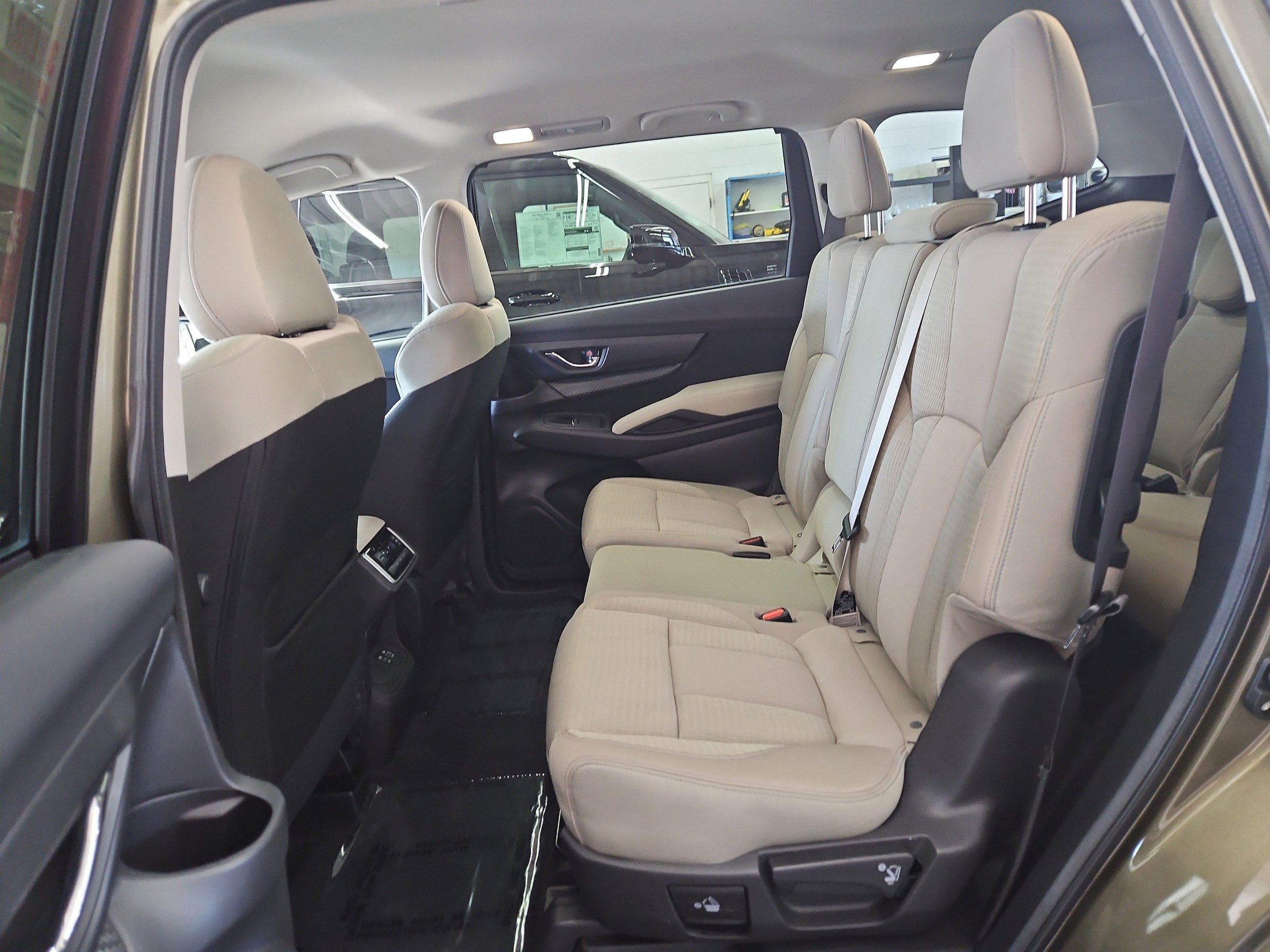 Used 2025 Subaru Ascent Premium AWD/4WD image 12