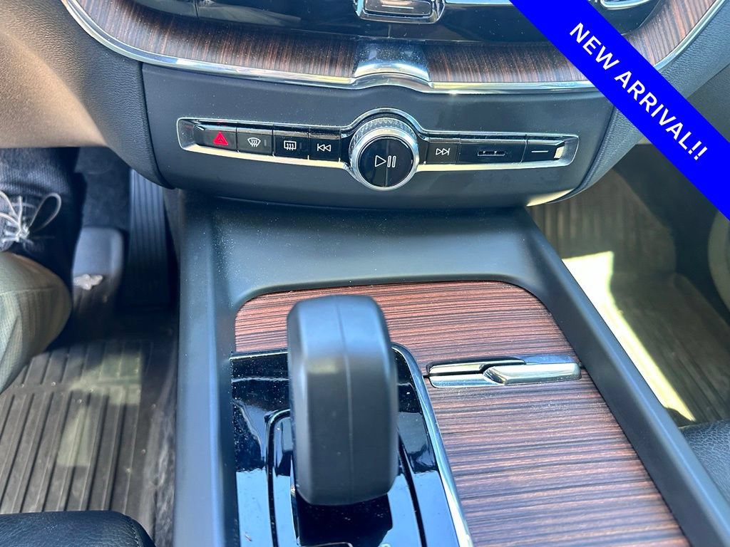 Used 2024 Volvo XC60 T8 Plus AWD/4WD image 20