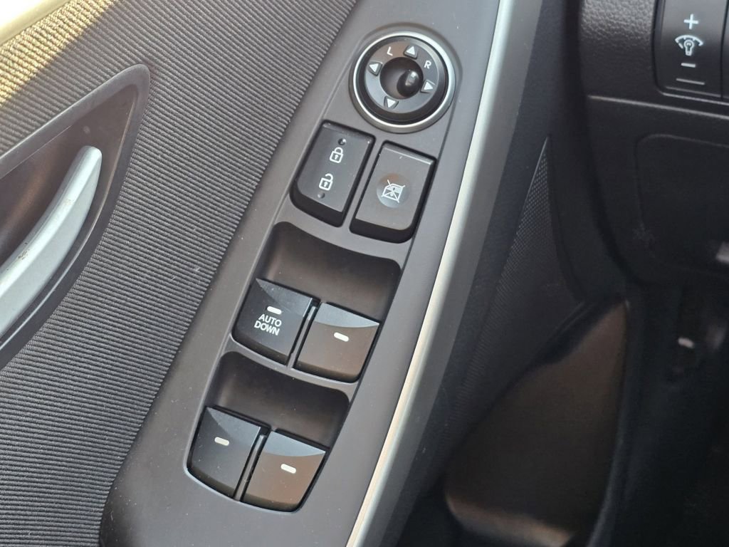 Used 2016 Hyundai Elantra GT image 15