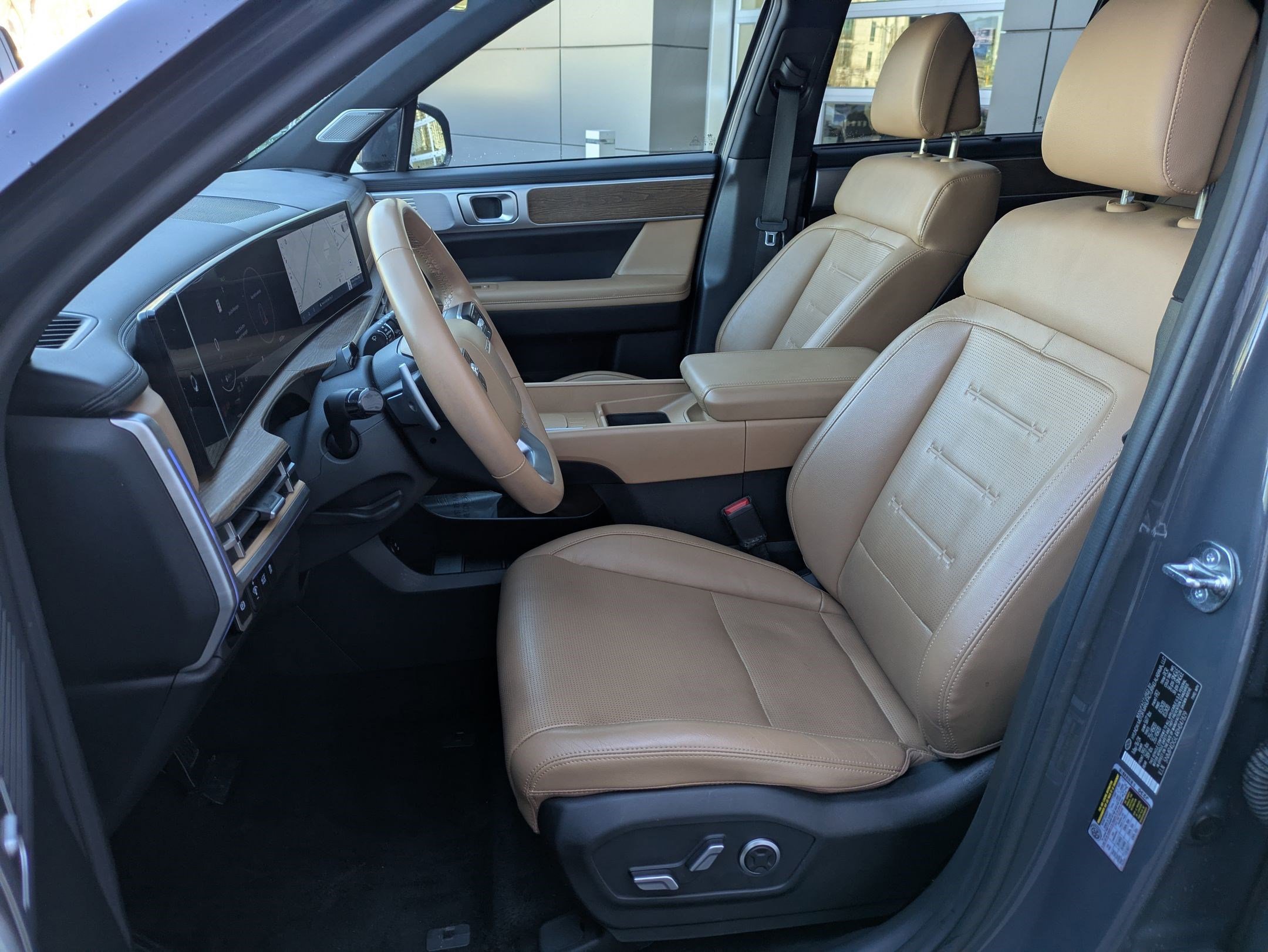 Used 2024 Hyundai Santa Fe Limited image 27