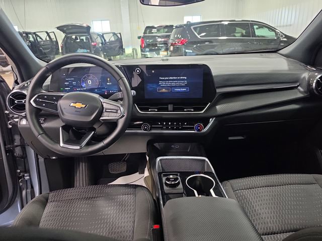 Used 2026 Chevrolet Equinox LT AWD/4WD image 9