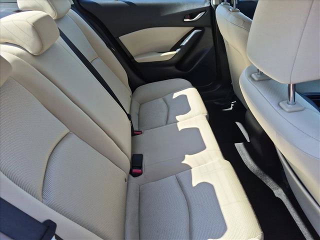 Used 2017 MAZDA MAZDA3 Sport FWD image 18