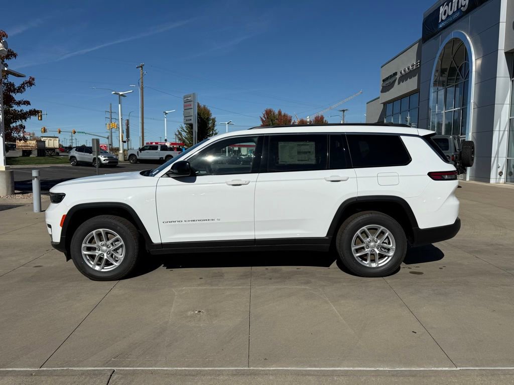 New 2025 Jeep Grand Cherokee L Laredo w/ Trailer Tow Package image 11