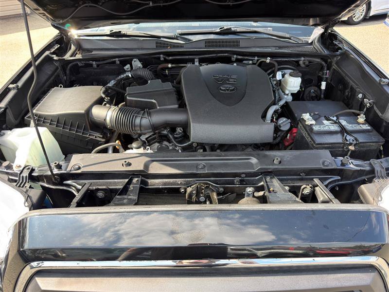 Used 2023 Toyota Tacoma SR5 AWD/4WD image 9