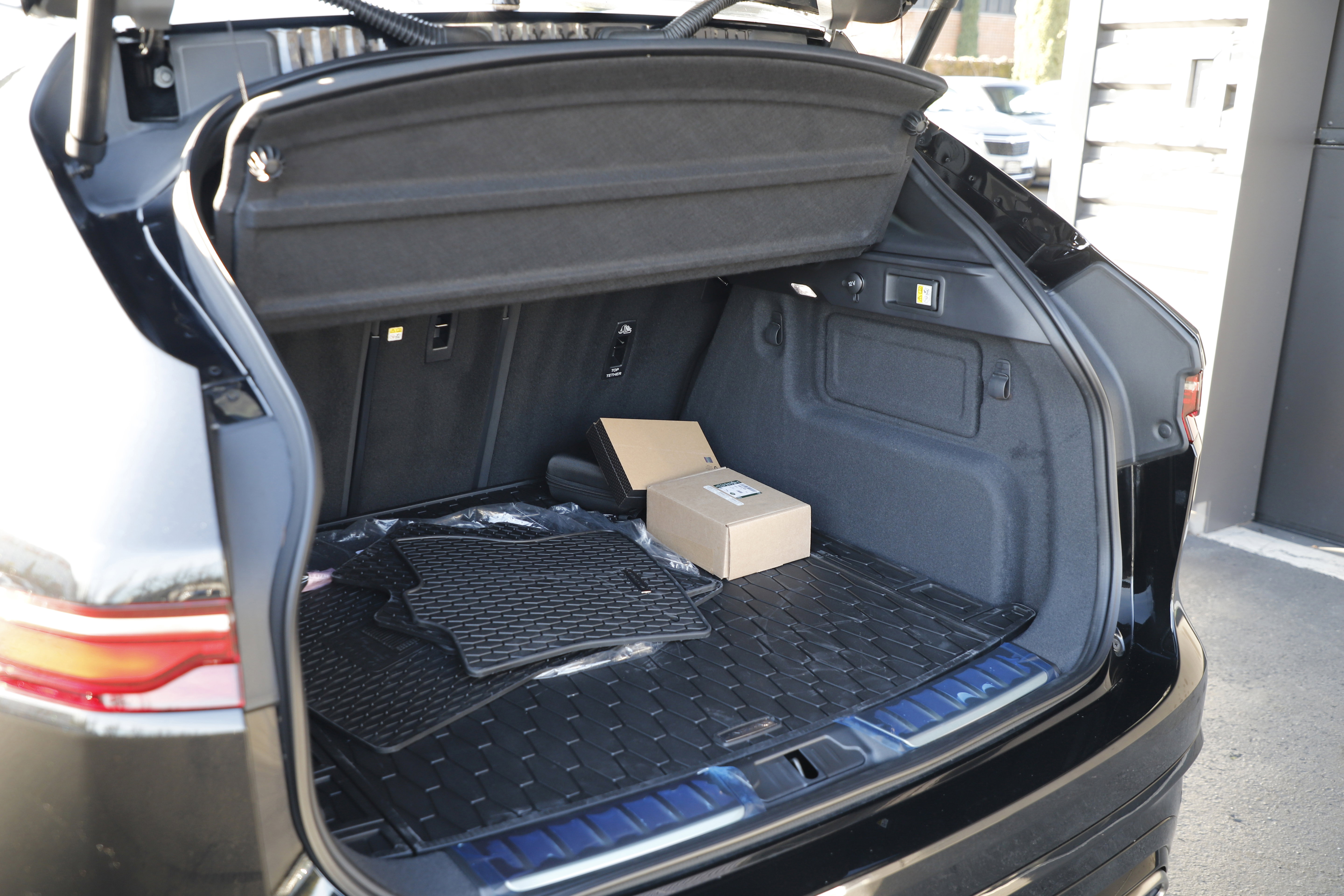 New 2026 Jaguar F-PACE R-Dynamic S image 15