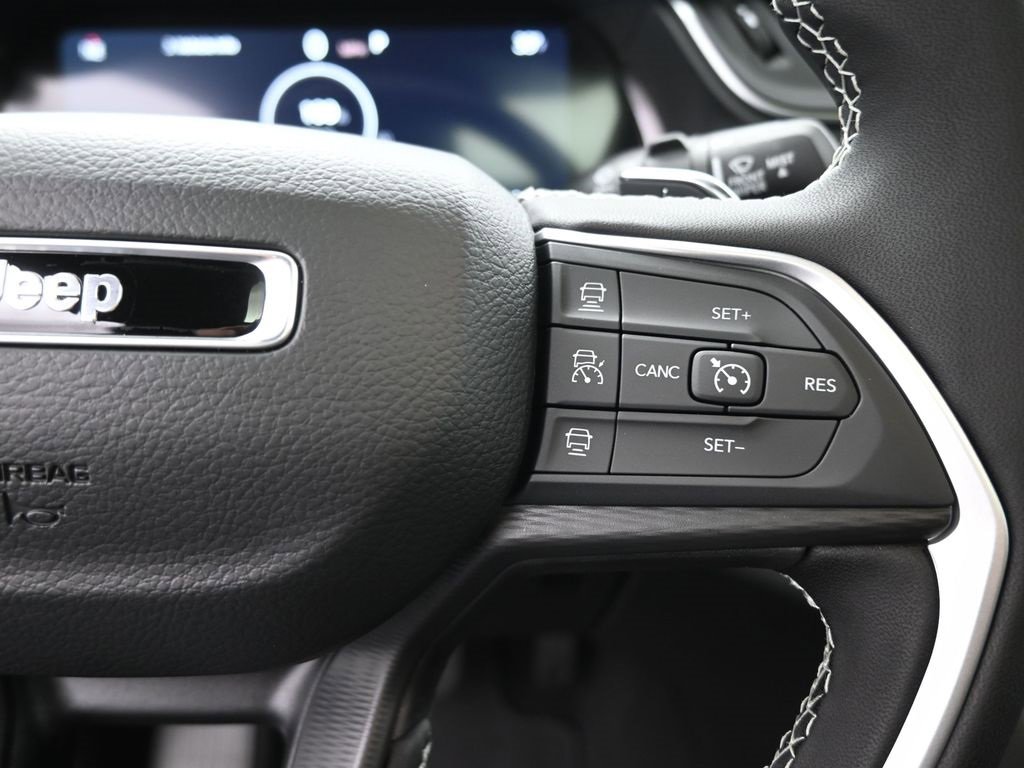 New 2025 Jeep Grand Cherokee Laredo X image 2