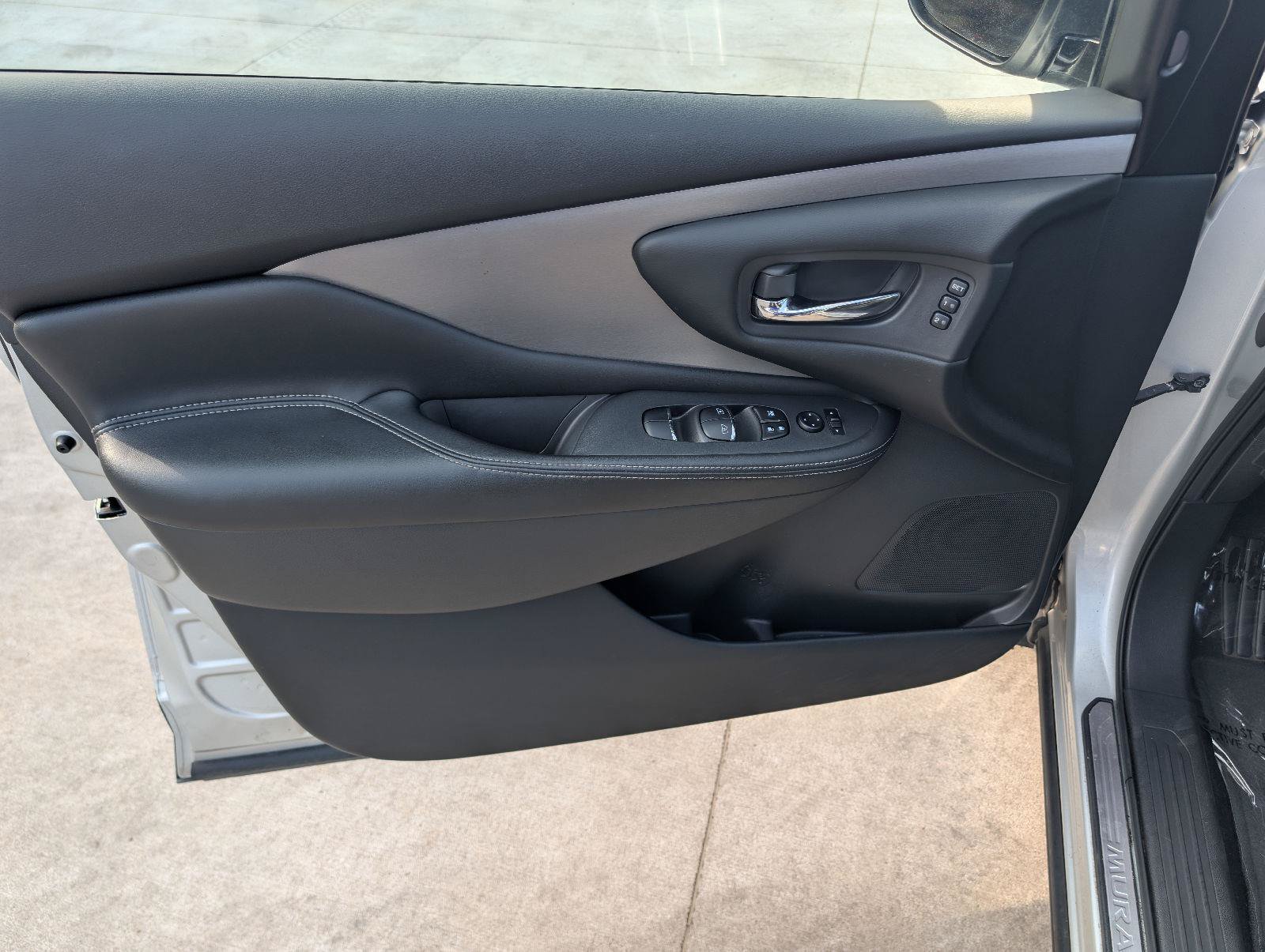 Used 2024 Nissan Murano SL w/ Cargo Package FWD image 25
