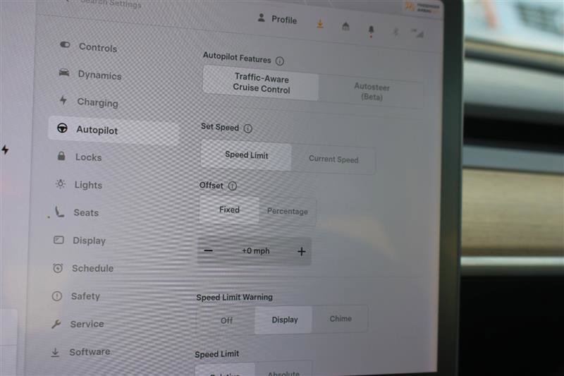 Used 2017 Tesla Model 3 Long Range image 17