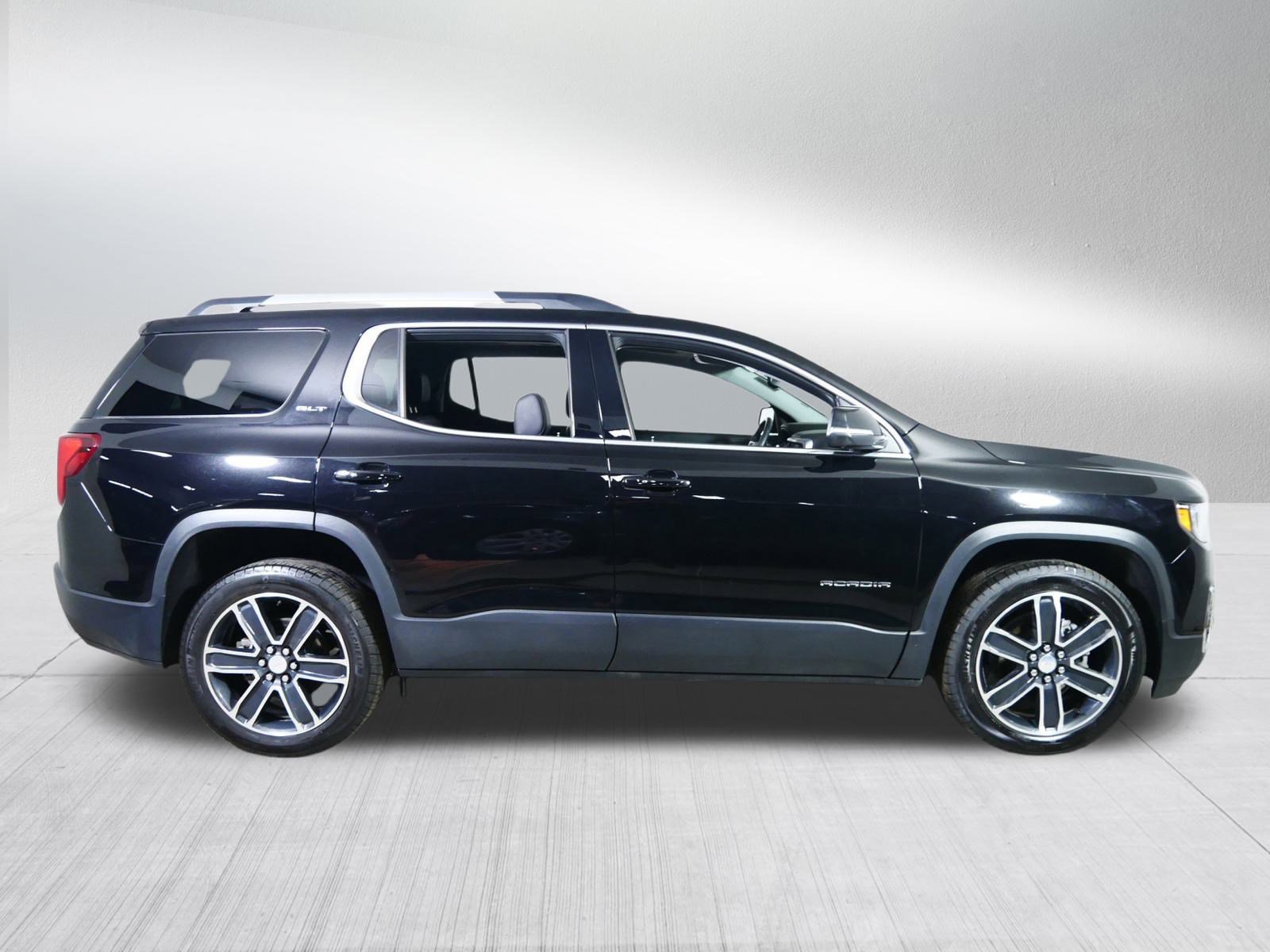 Used 2023 GMC Acadia SLT w/ Technology Package image 8