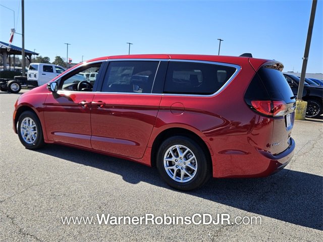 New 2026 Chrysler Voyager LX image 10