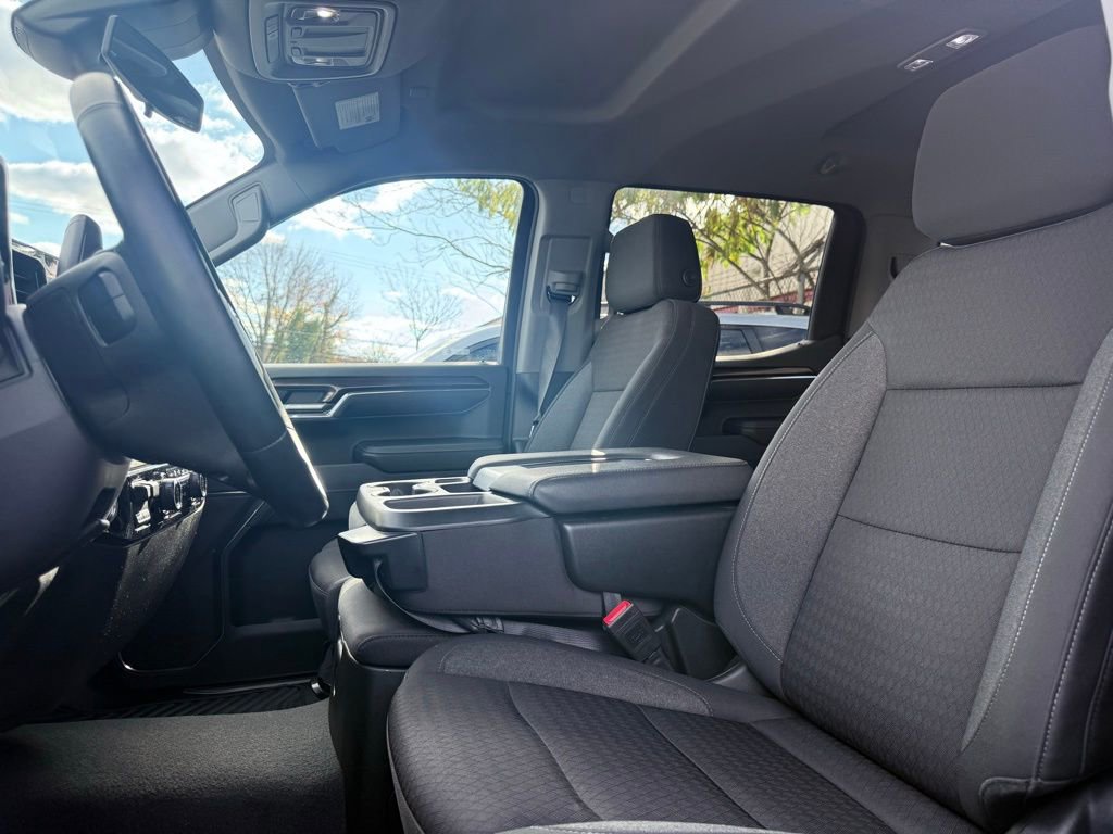 Used 2024 Chevrolet Silverado 1500 LT image 17