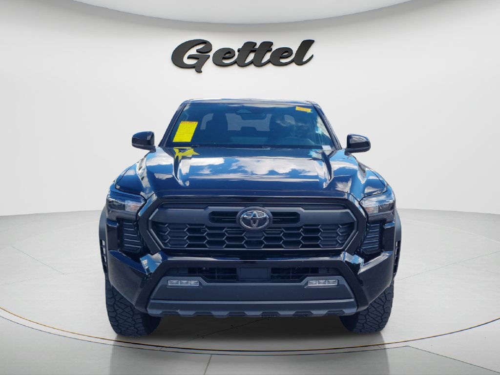 Used 2025 Toyota Tacoma TRD Off-Road AWD/4WD image 8