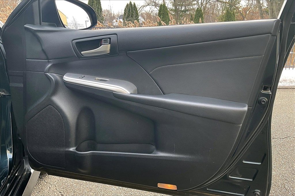 Used 2013 Toyota Camry SE image 24