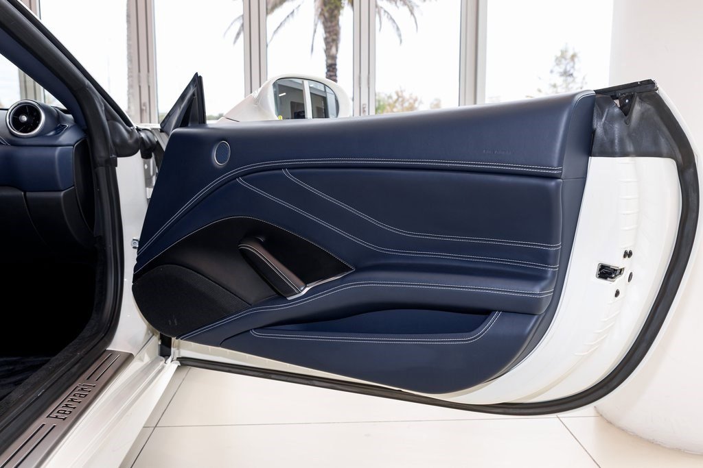 Used 2016 Ferrari California T image 40