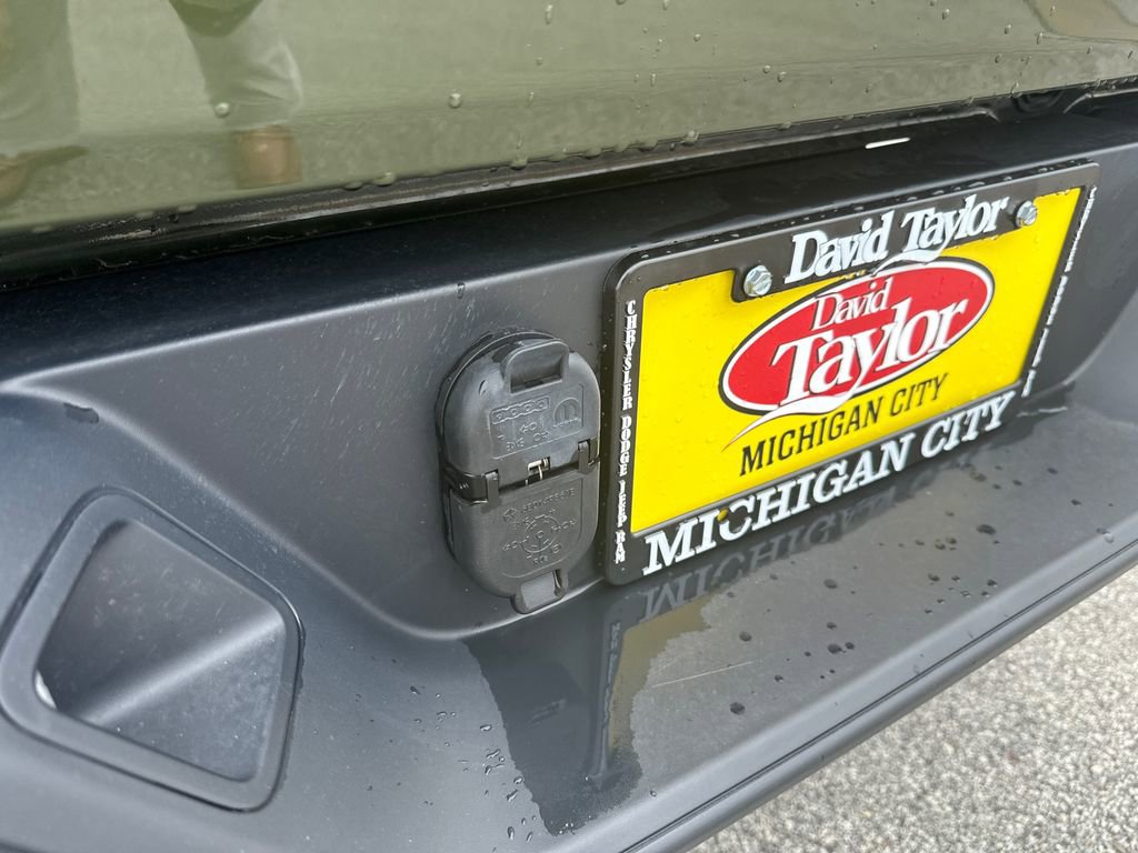 Used 2024 Jeep Gladiator Sport image 36