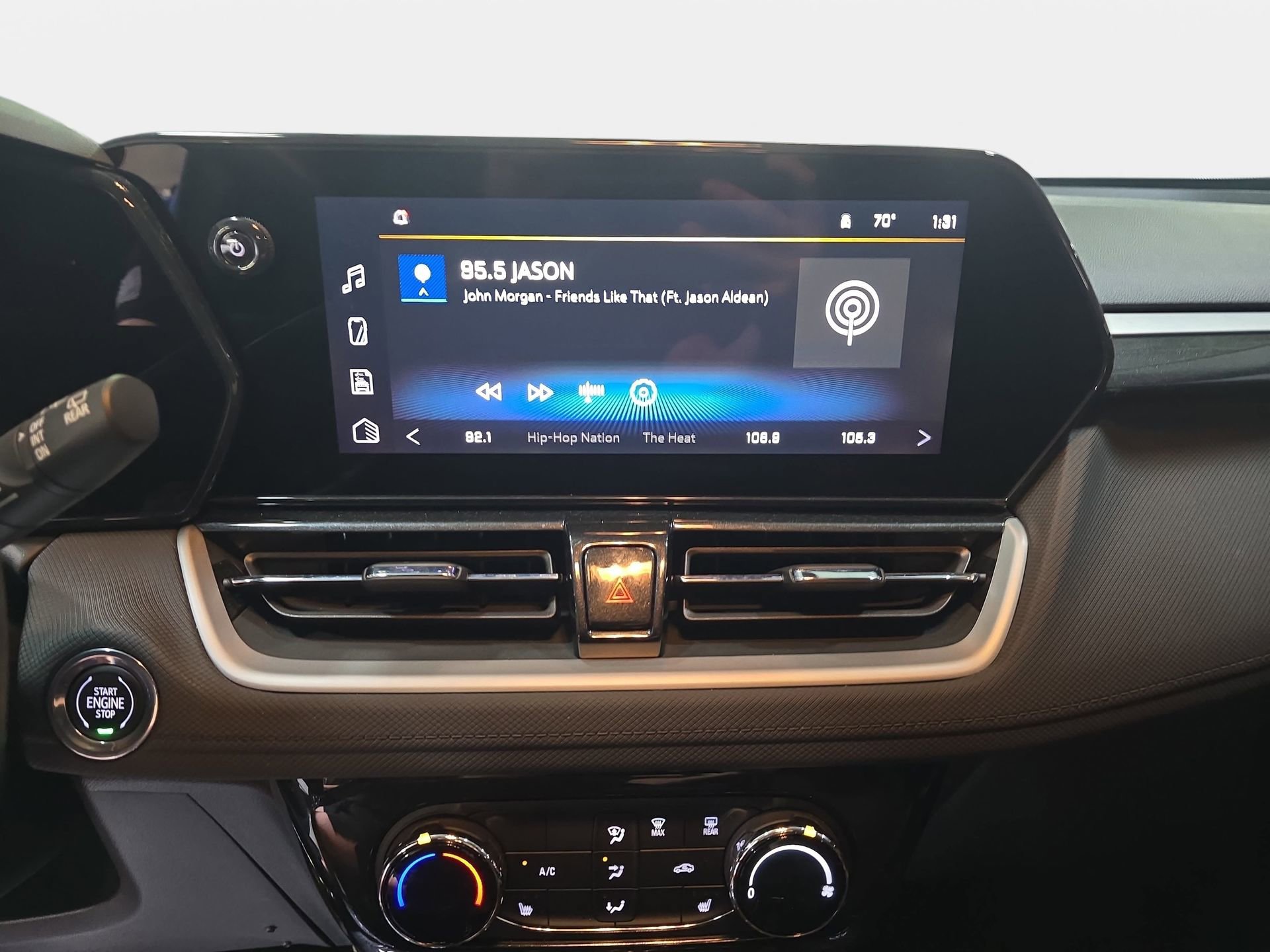 Used 2024 Chevrolet TrailBlazer LT w/ LT Cold Weather Package FWD image 20