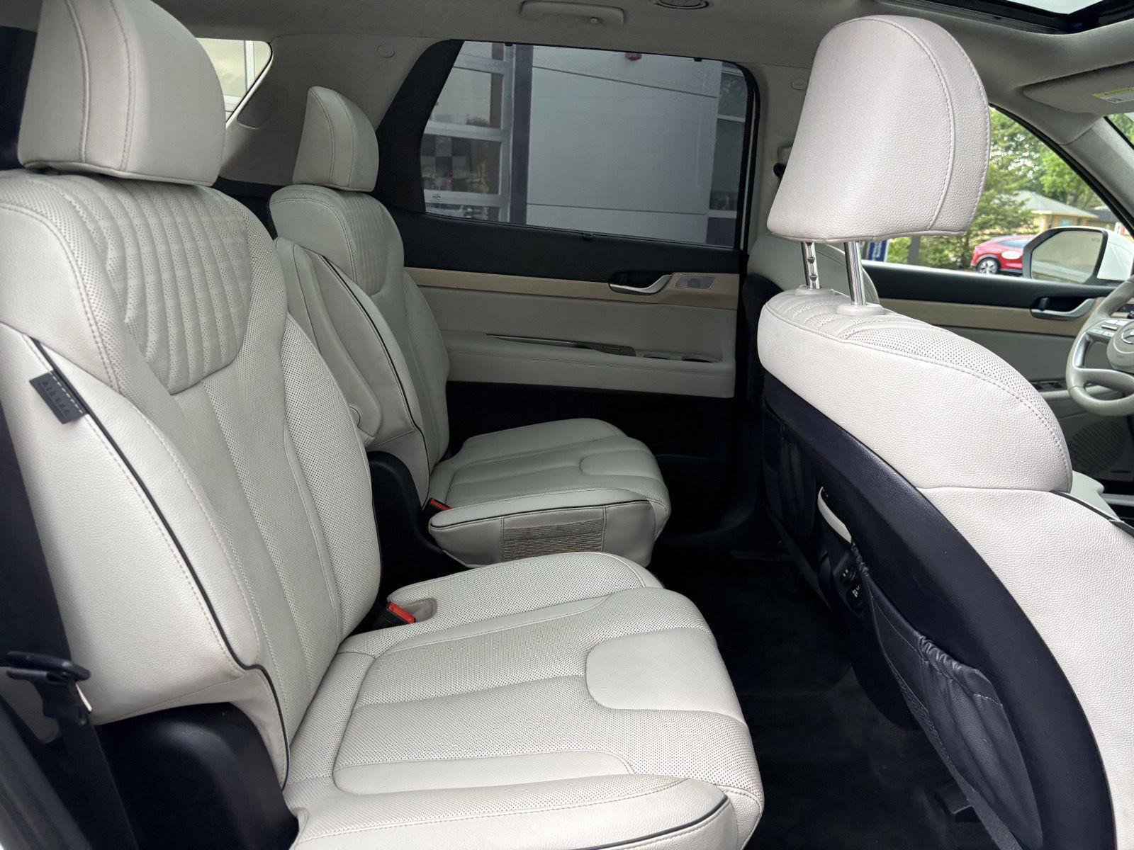 Used 2024 Hyundai Palisade Limited AWD/4WD image 21
