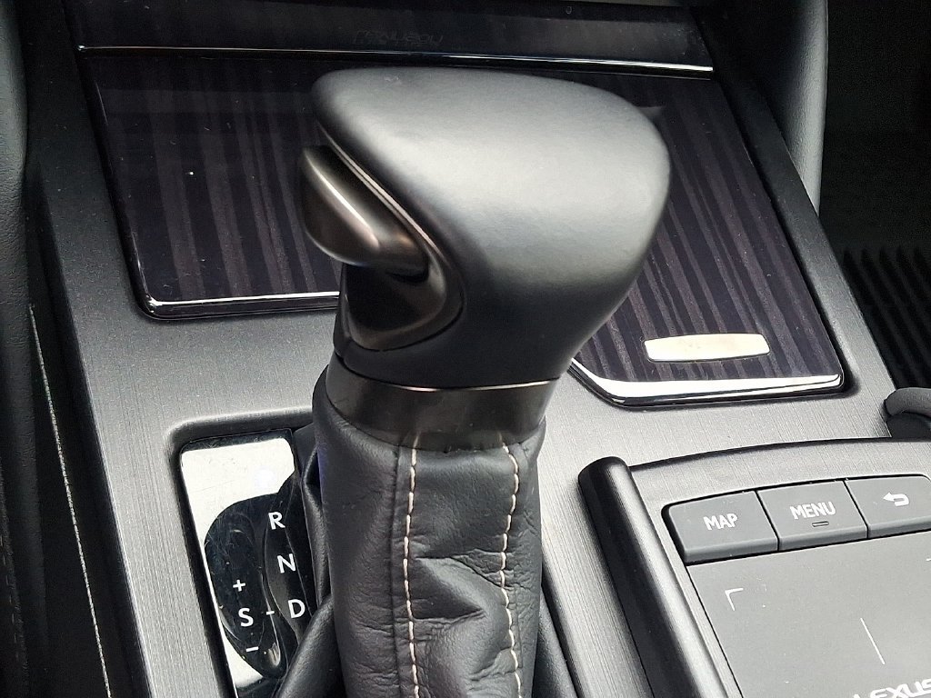 Used 2021 Lexus ES 300h w/ Accessory Package FWD image 16
