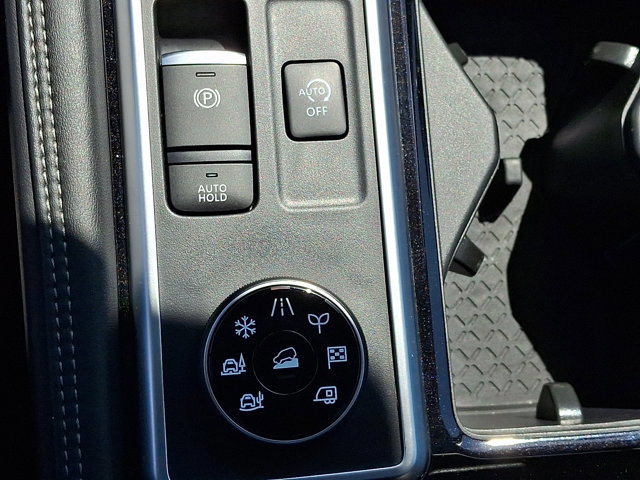 Used 2025 Nissan Pathfinder Platinum w/ Cargo Package image 29