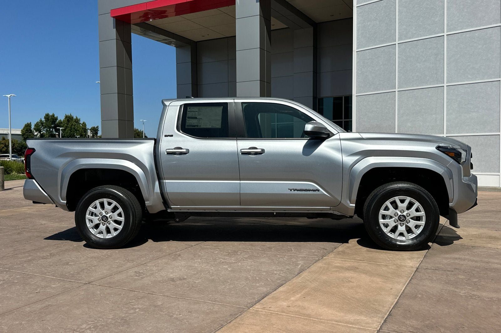 New 2026 Toyota Tacoma SR5 AWD/4WD image 3