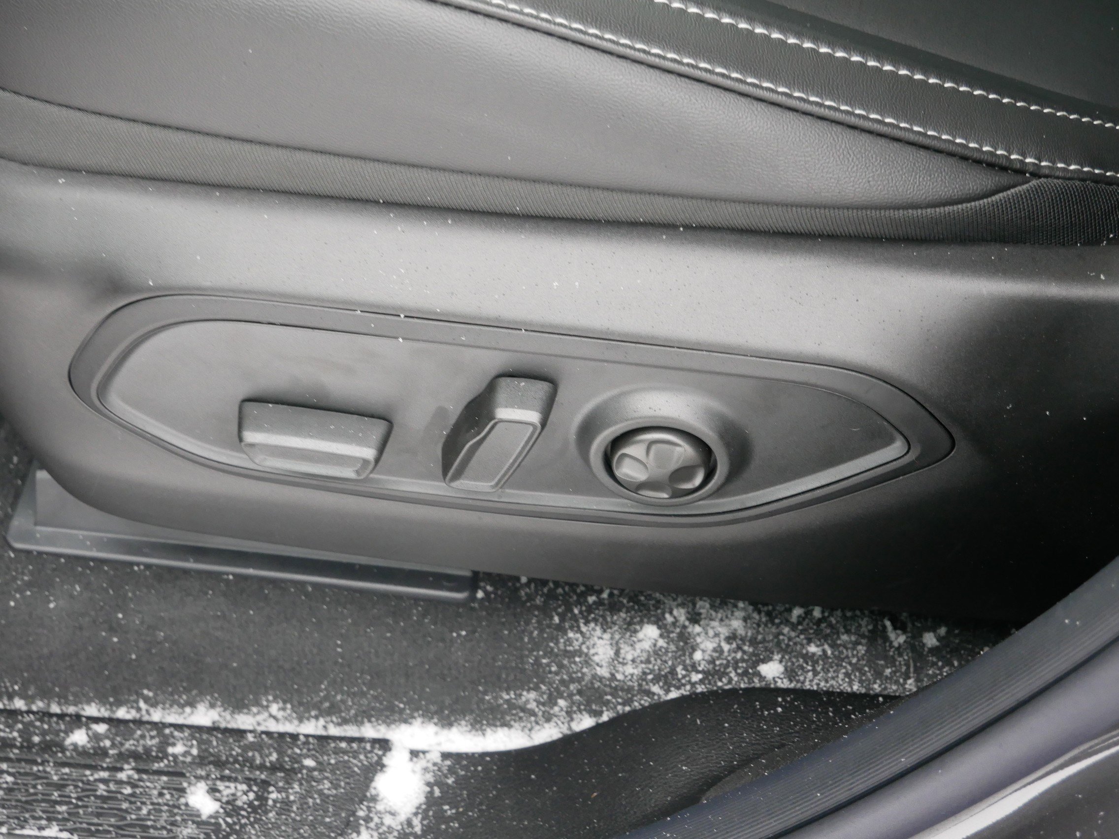 New 2025 Jeep Grand Cherokee L Limited w/ Black Appearance Package image 13