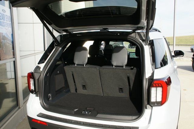New 2026 Ford Explorer ST-Line w/ ST-Line Street Pack image 34