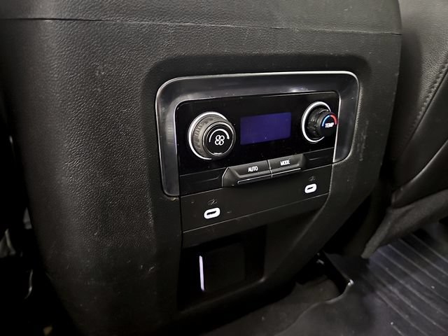 Used 2021 Chevrolet Suburban LT RWD image 11