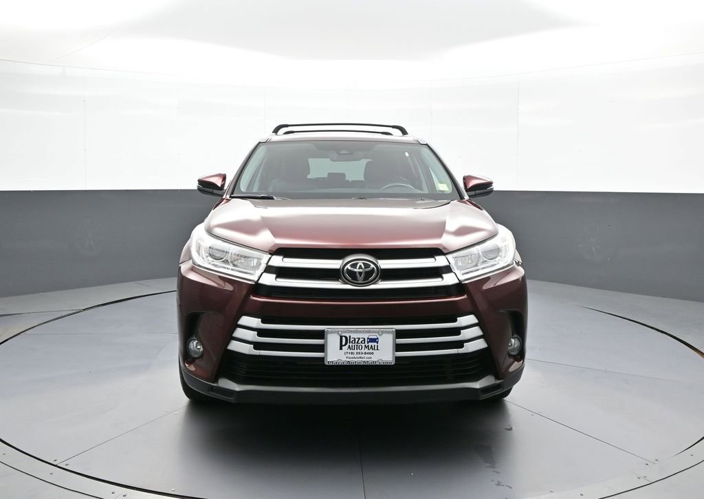 Certified 2019 Toyota Highlander XLE AWD/4WD image 2