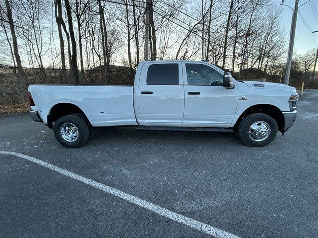 New 2026 RAM 3500 Tradesman AWD/4WD image 9