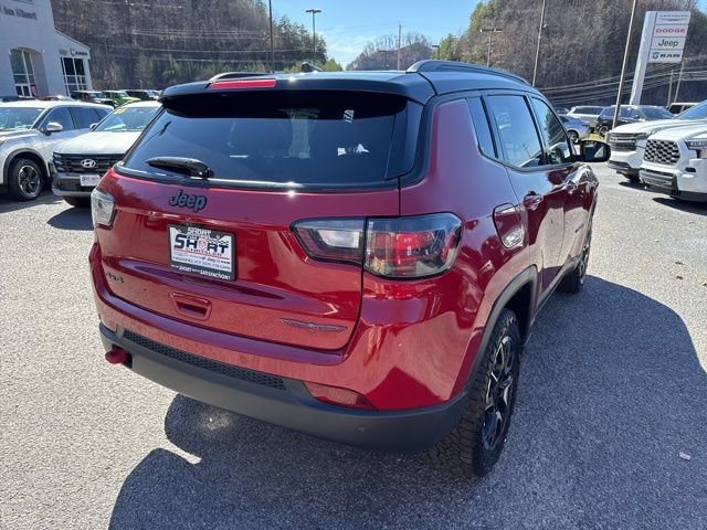 Used 2025 Jeep Compass Trailhawk w/ Trailhawk Elite Group image 3