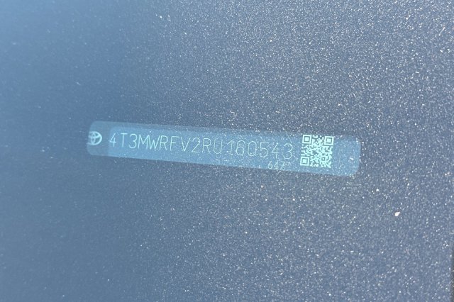 Used 2024 Toyota RAV4 LE AWD/4WD image 3