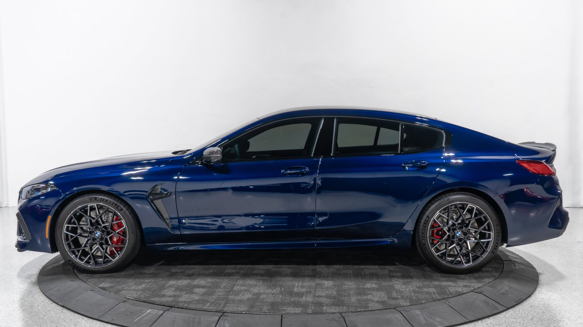 Used 2025 BMW M8 Competition w/ M Carbon Exterior Package image 4