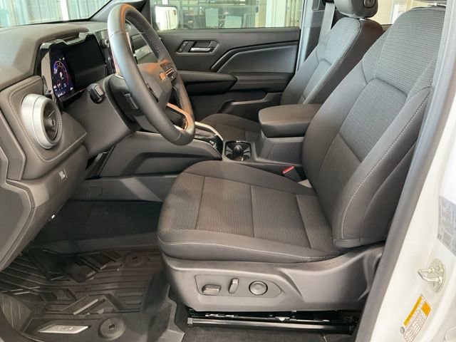 Used 2025 Chevrolet Colorado LT RWD image 4