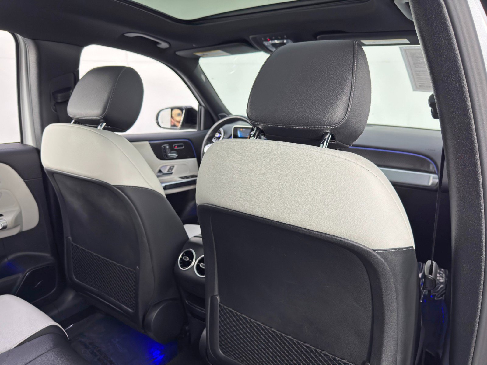 Used 2021 Mercedes-Benz GLB 35 AMG 4MATIC image 38