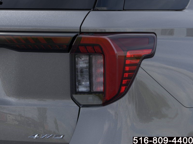 Used 2025 Ford Explorer Active AWD/4WD image 22