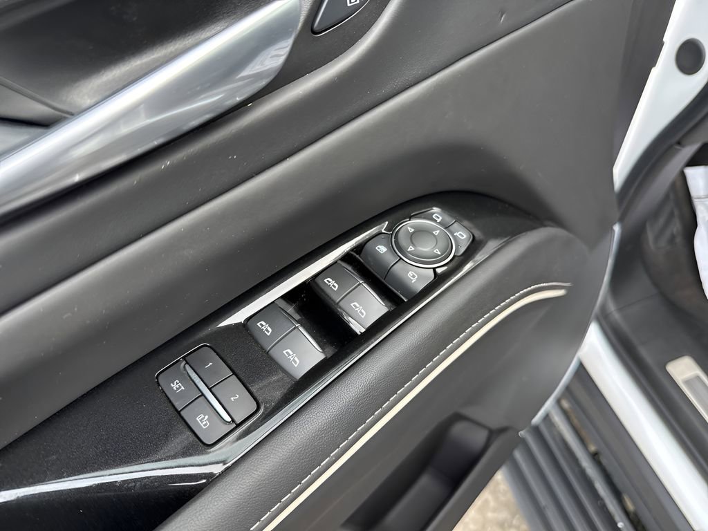 Used 2024 Cadillac Escalade Premium Luxury Platinum image 37