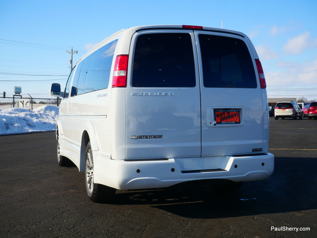 Used 2019 Chevrolet Express 2500 w/ Enhanced Convenience Package RWD image 16